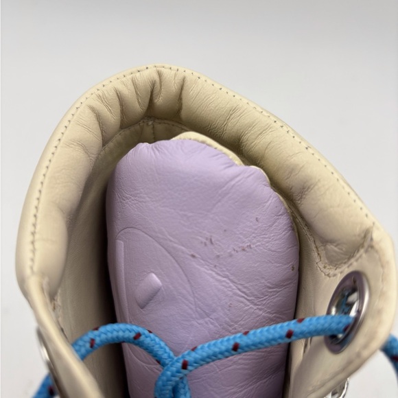 NWOB Larrodue Jordan Boot in Ivory Violet - Picture 15 of 15